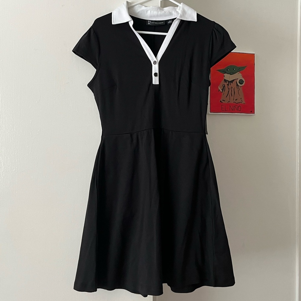 New black half-button down fit and flare shortsleeve dress with white collar (S)